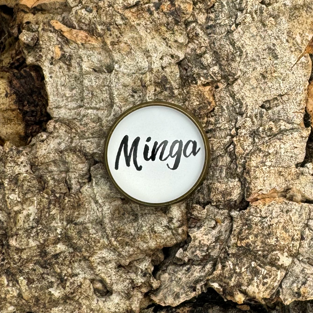Minga | Anstecker | Altkupfer