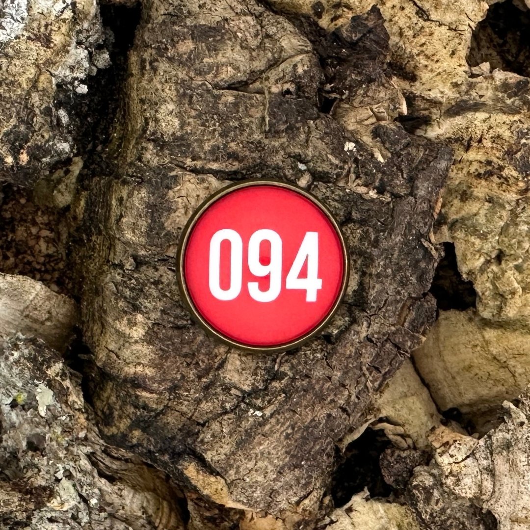 094 | Anstecker | Altkupfer