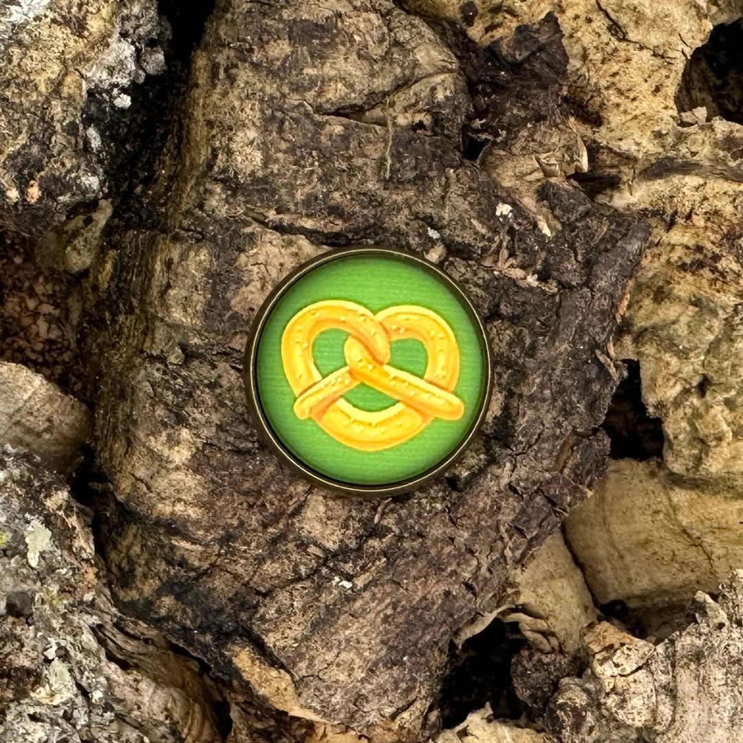Breze | Grün | Anstecker | Altkupfer