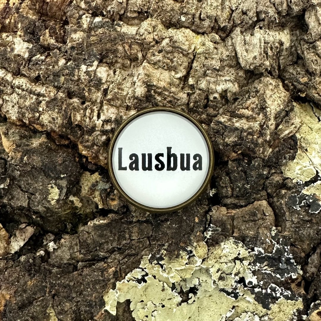 Lausbua | Anstecker | Altkupfer