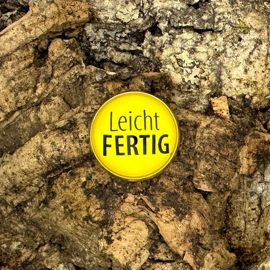 LeichtFERTIG | Pin | Gold