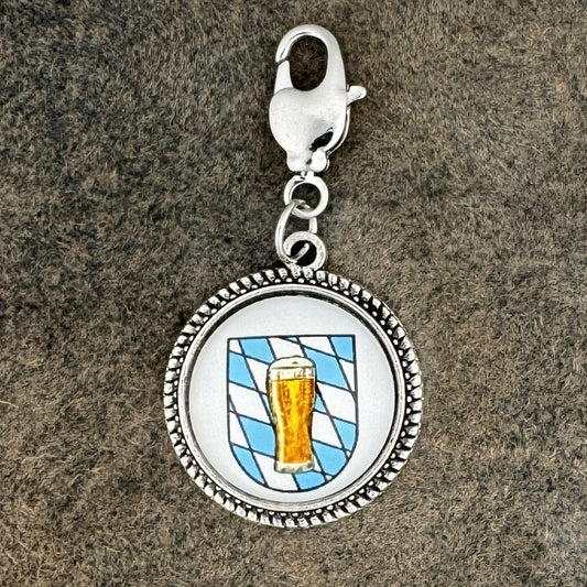 Bayerisches Bier | Charivari-Anhänger | Perlkranz | Altsilber