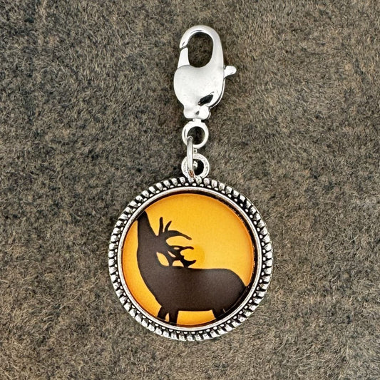 Hirsch 1 | Charivari-Anhänger | Perlkranz | Altsilber