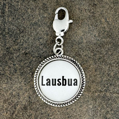 Lausbua | Charivari-Anhänger | Perlkranz | Altsilber