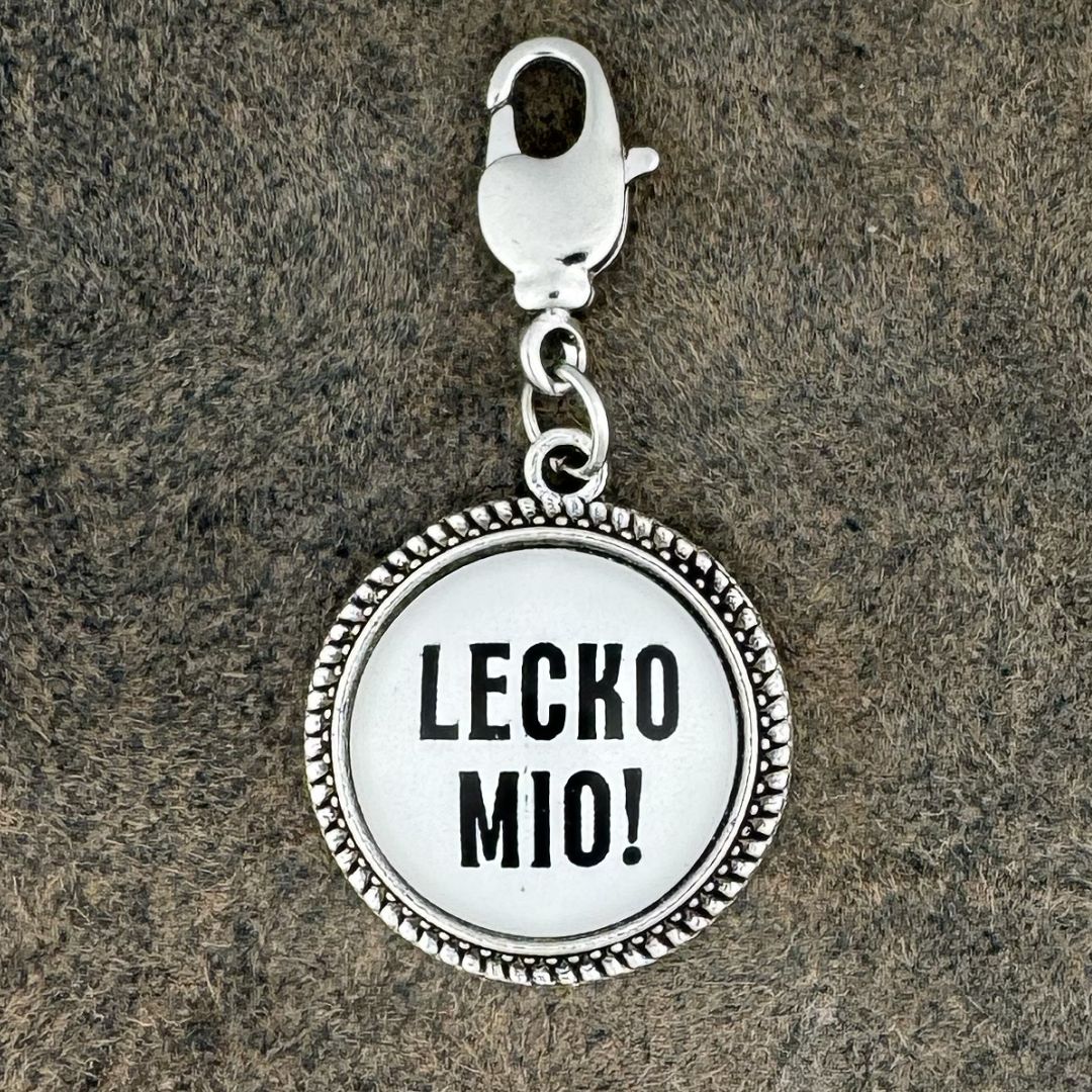 Lecko Mio | Charivari-Anhänger | Perlkranz | Altsilber