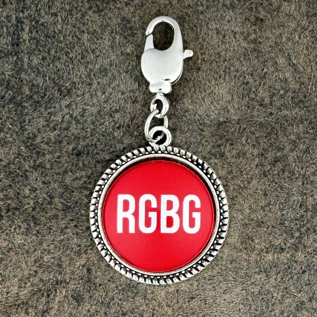 RGBG | Charivari-Anhänger | Perlkranz | Altsilber