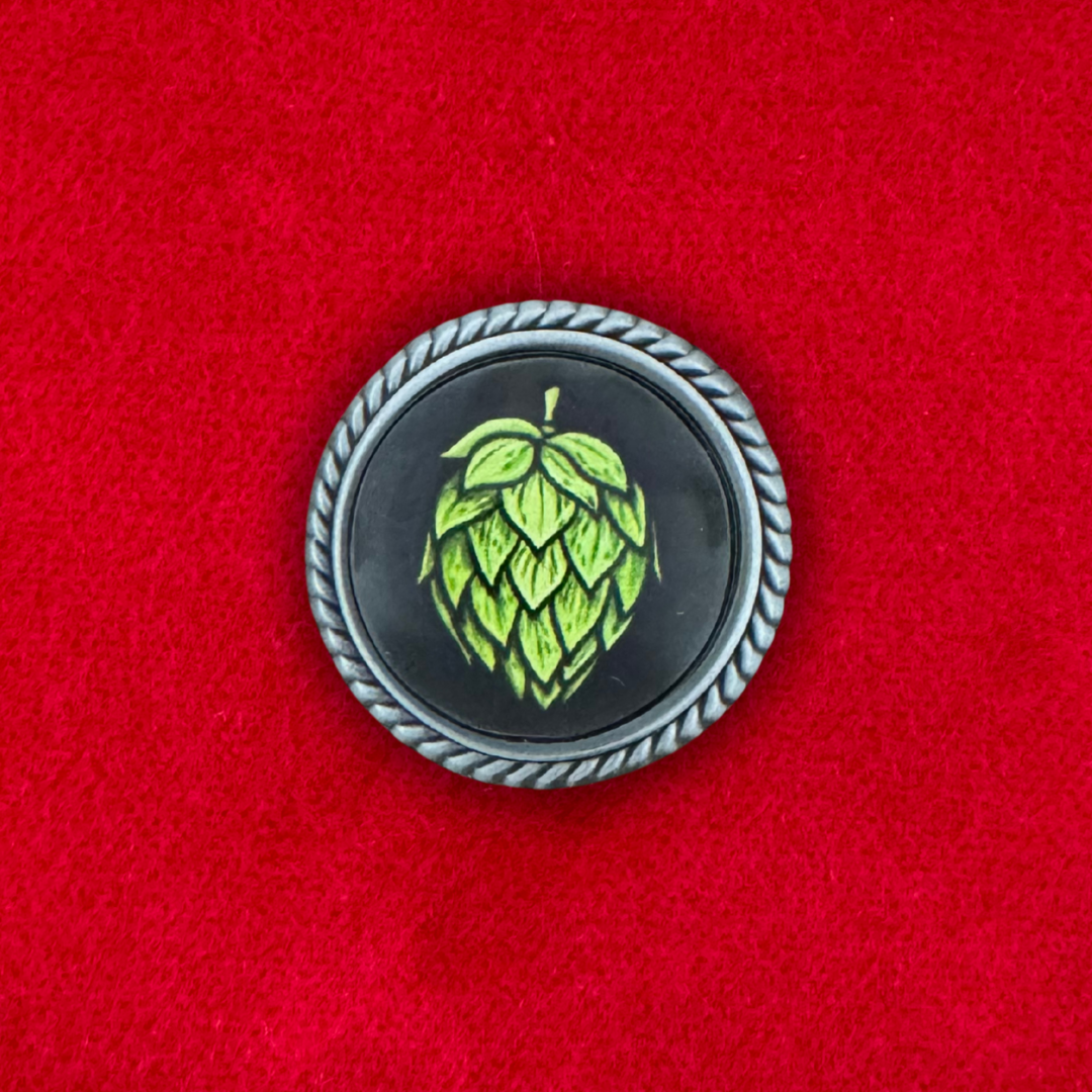 Hopfendolde | Schwarz | Pin | Zierfassung