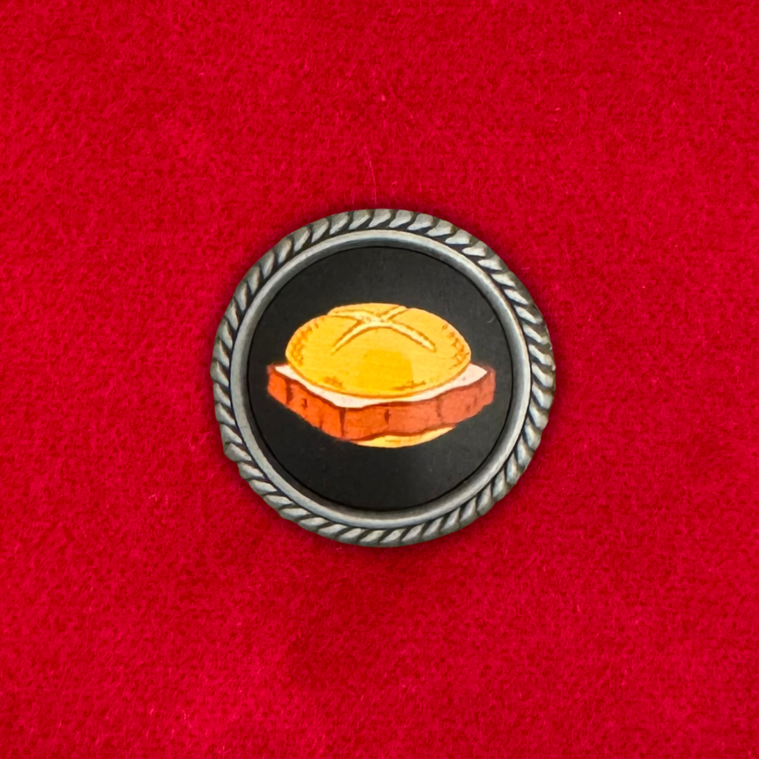 Leberkässemmel | Schwarz | Pin | Zierfassung