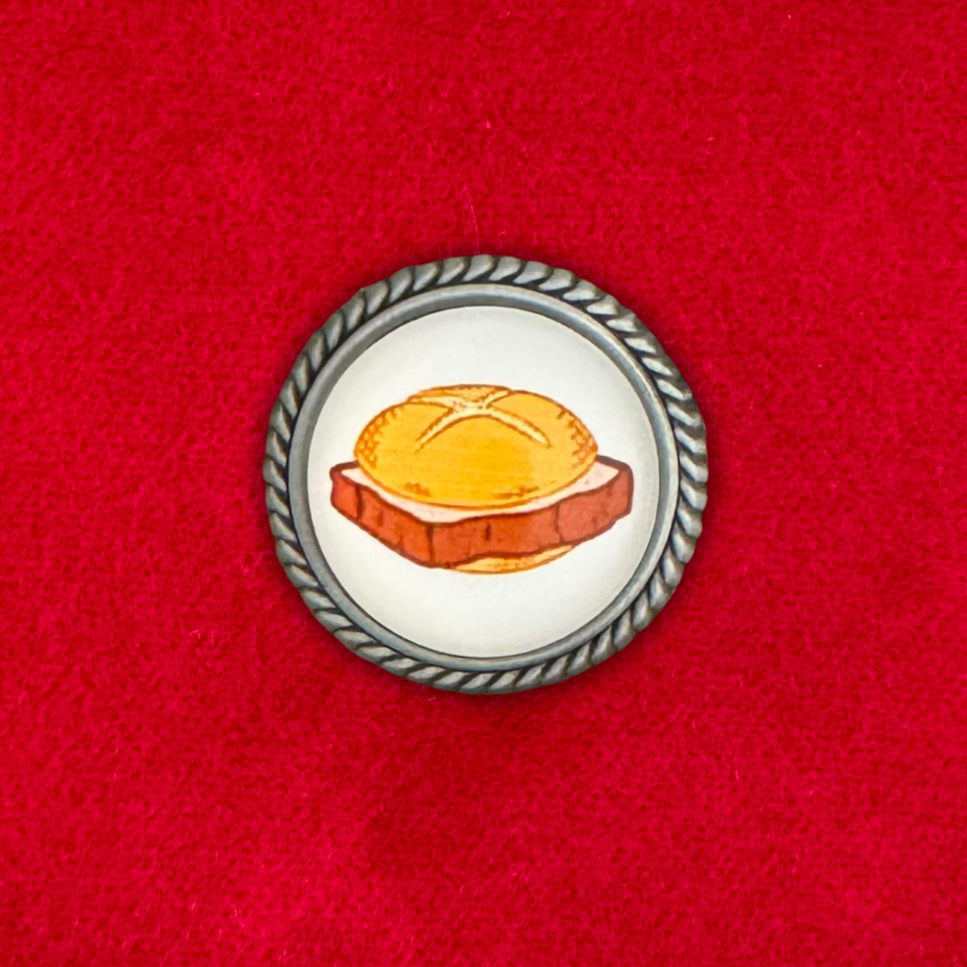 Leberkässemmel | Weiss | Pin | Zierfassung