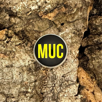 MUC | Pin | Silber